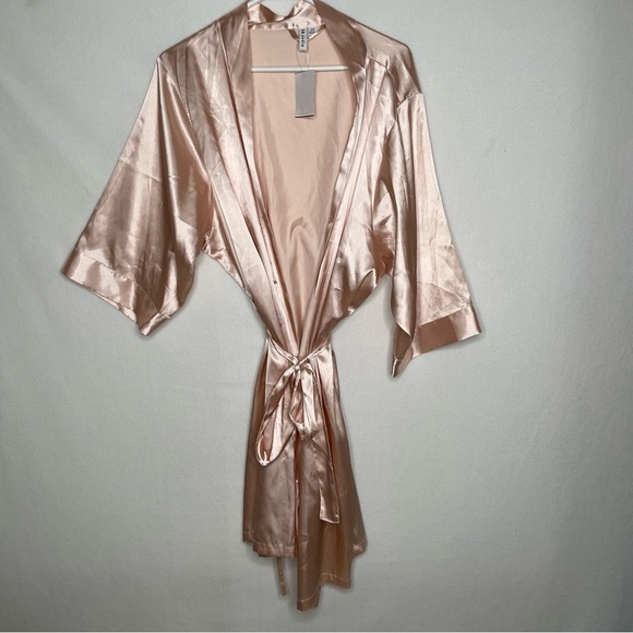 David's Bridal Robe L XL Blue Floral Satin Wrap Wedding DB Studio 3/4 Sleeves - Picture 3 of 9